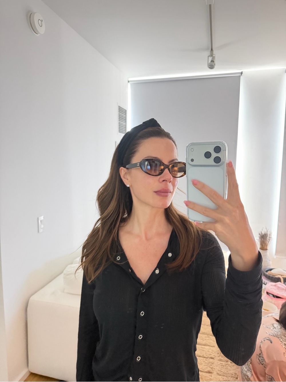CHANEL Tortoiseshell Round Sunglasses with Gold CC Logo - Picture 5 of 6